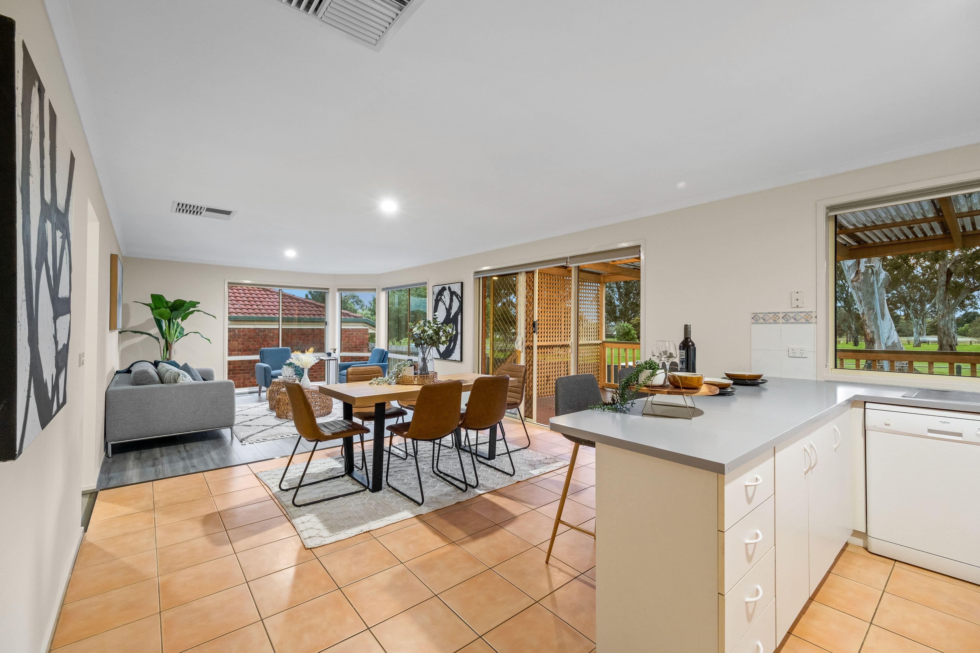 16 Elanora Way, Hampton Park VIC 3976, Hampton Park - Thumbnail 7
