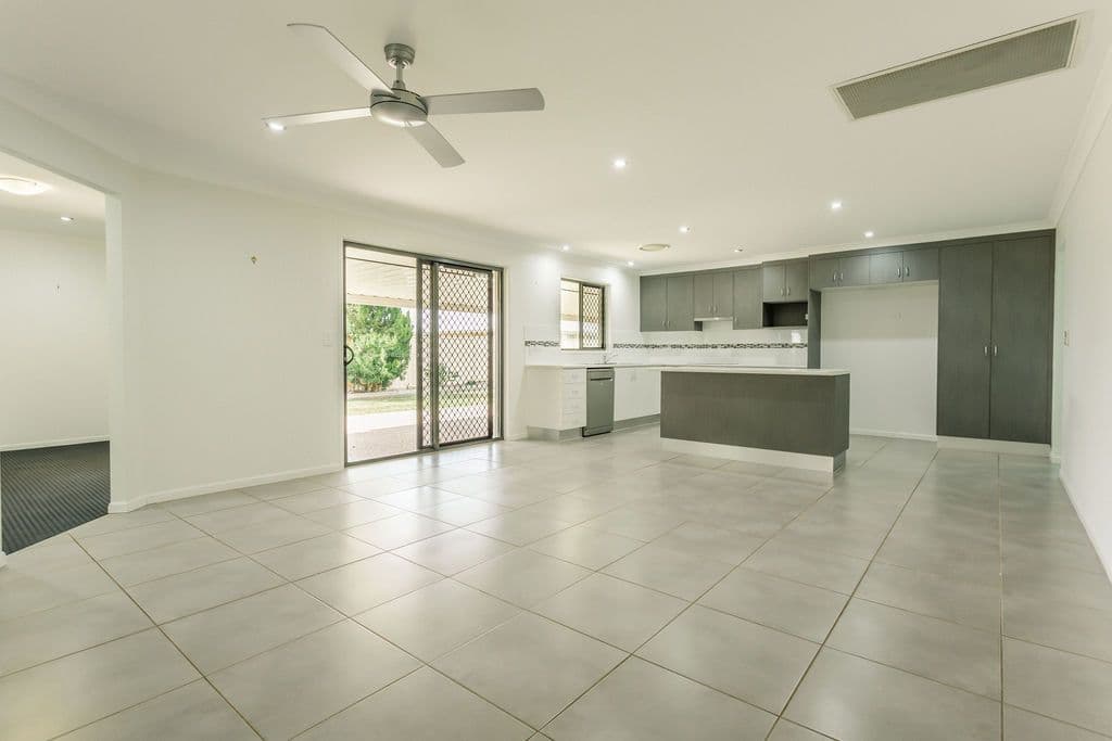 6 Parkway Street, Emerald QLD 4720, Emerald - Thumbnail 2