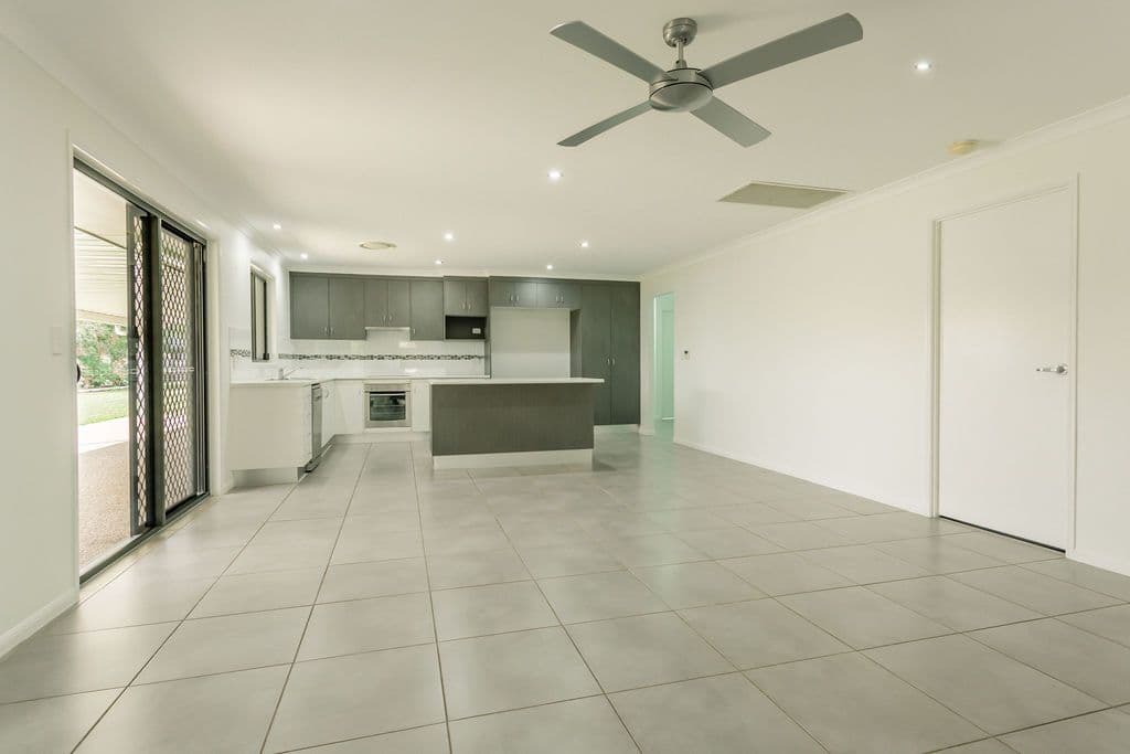 6 Parkway Street, Emerald QLD 4720, Emerald - Thumbnail 3