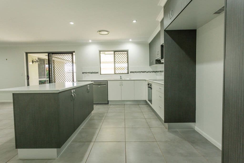 6 Parkway Street, Emerald QLD 4720, Emerald - Thumbnail 5