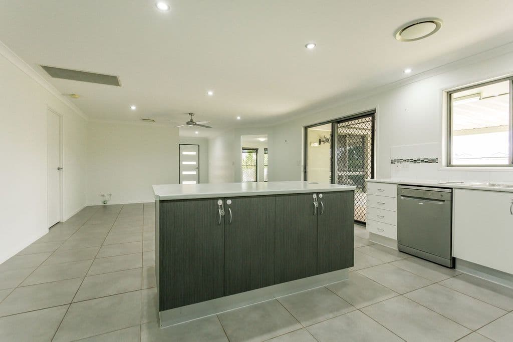 6 Parkway Street, Emerald QLD 4720, Emerald - Thumbnail 7