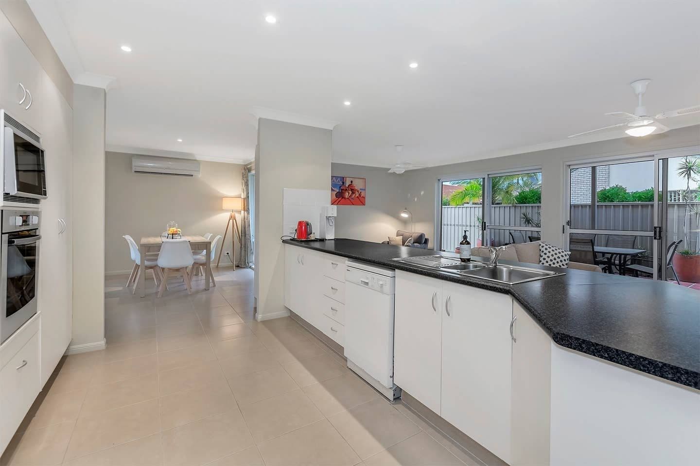 30 Coronet Crescent, Burleigh Waters QLD 4220, Burleigh Waters - Thumbnail 3