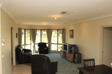 85 Victoria Street, WAHGUNYAH VIC 3687, Wahgunyah - Thumbnail 4