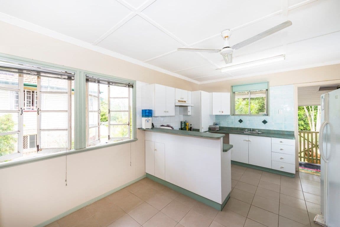 1181 Cavendish Road, MOUNT GRAVATT EAST QLD 4122, Mount Gravatt East - Thumbnail 5