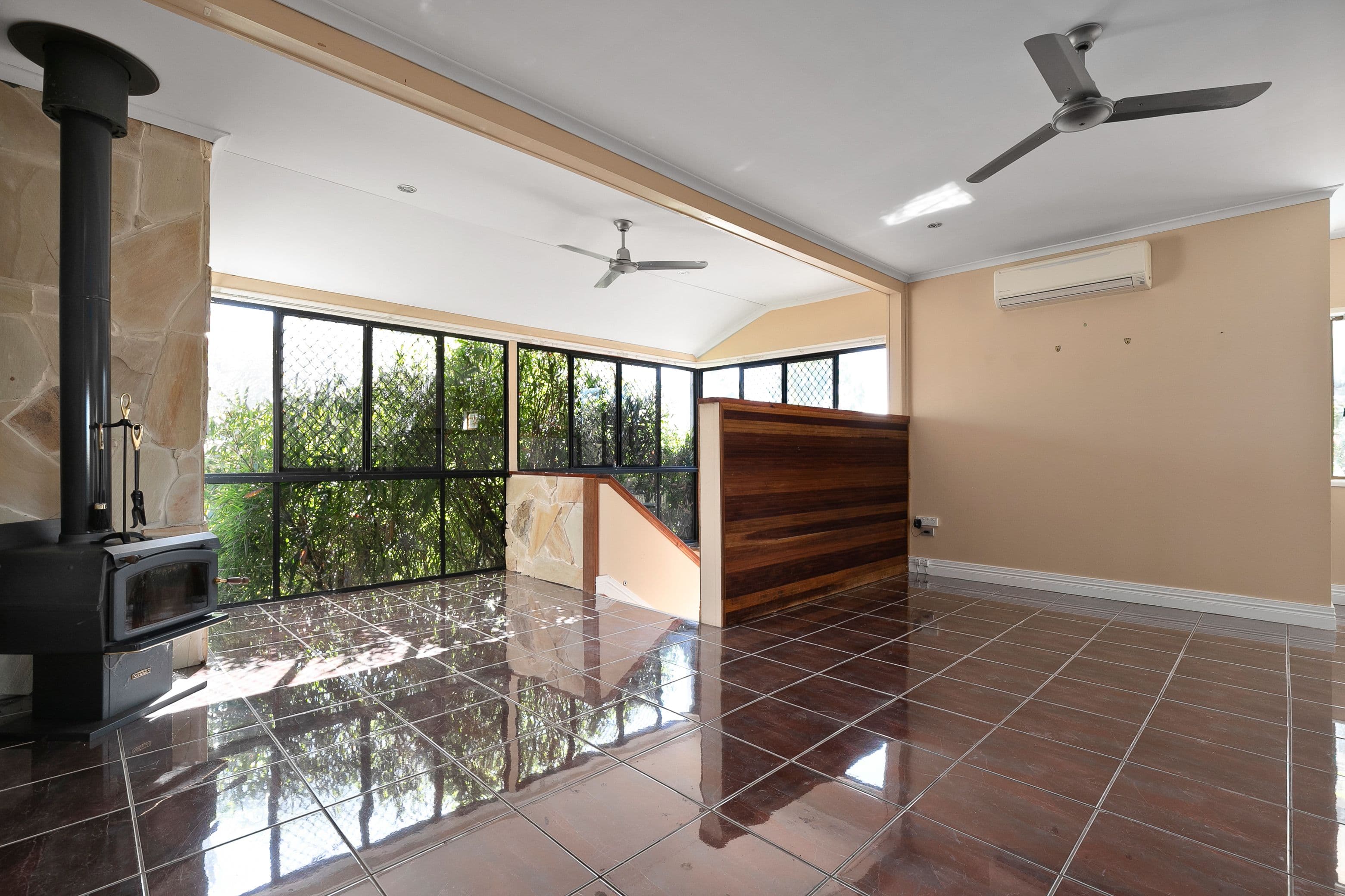 58 Moody Street, Emerald QLD 4720, Emerald - Thumbnail 2