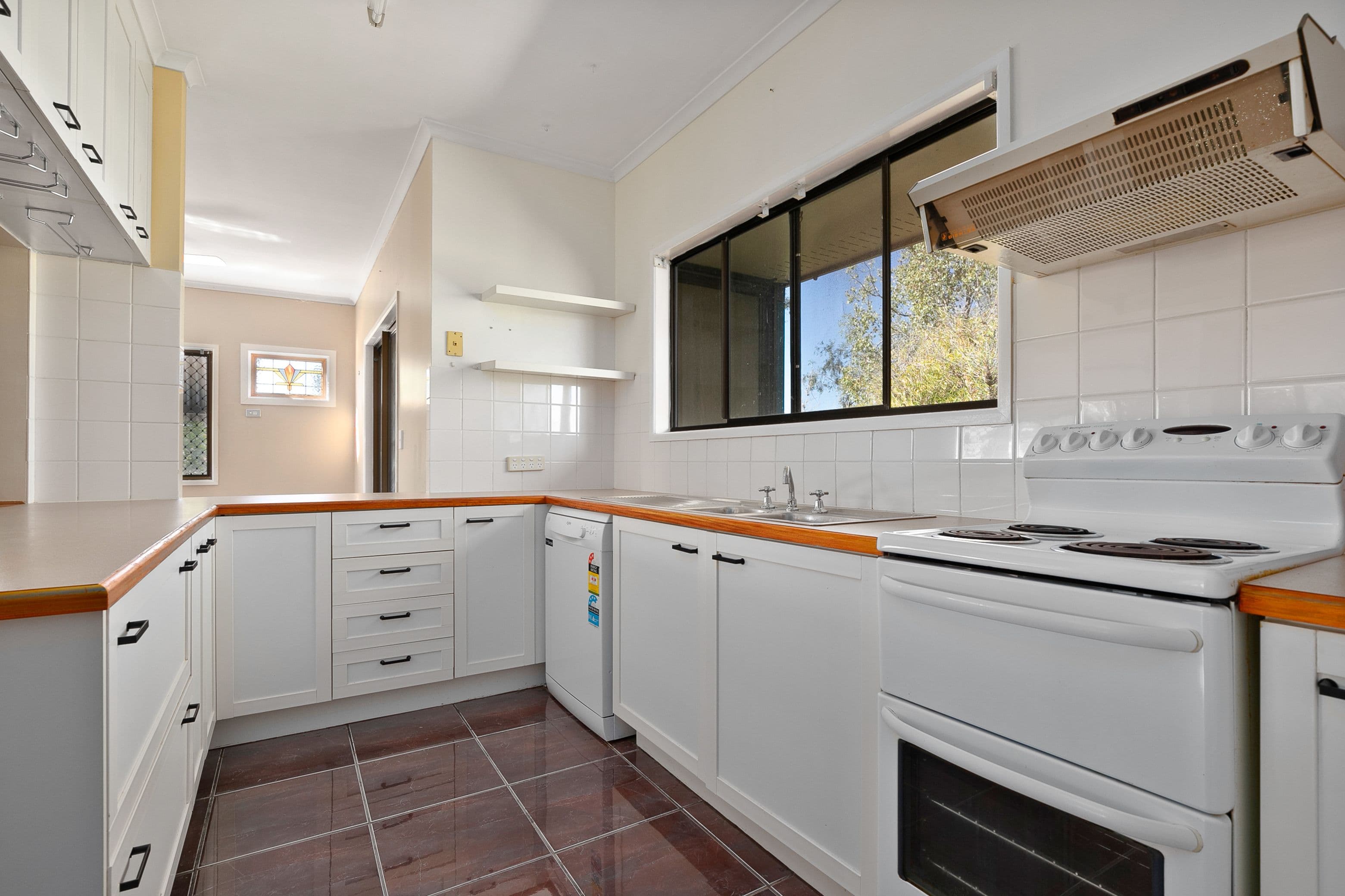 58 Moody Street, Emerald QLD 4720, Emerald - Thumbnail 8