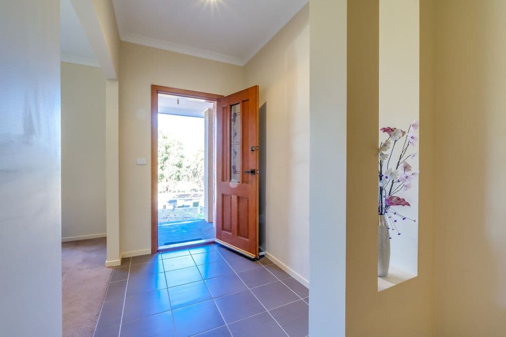 34 Starling Avenue, Tarneit VIC 3029, Tarneit - Thumbnail 2