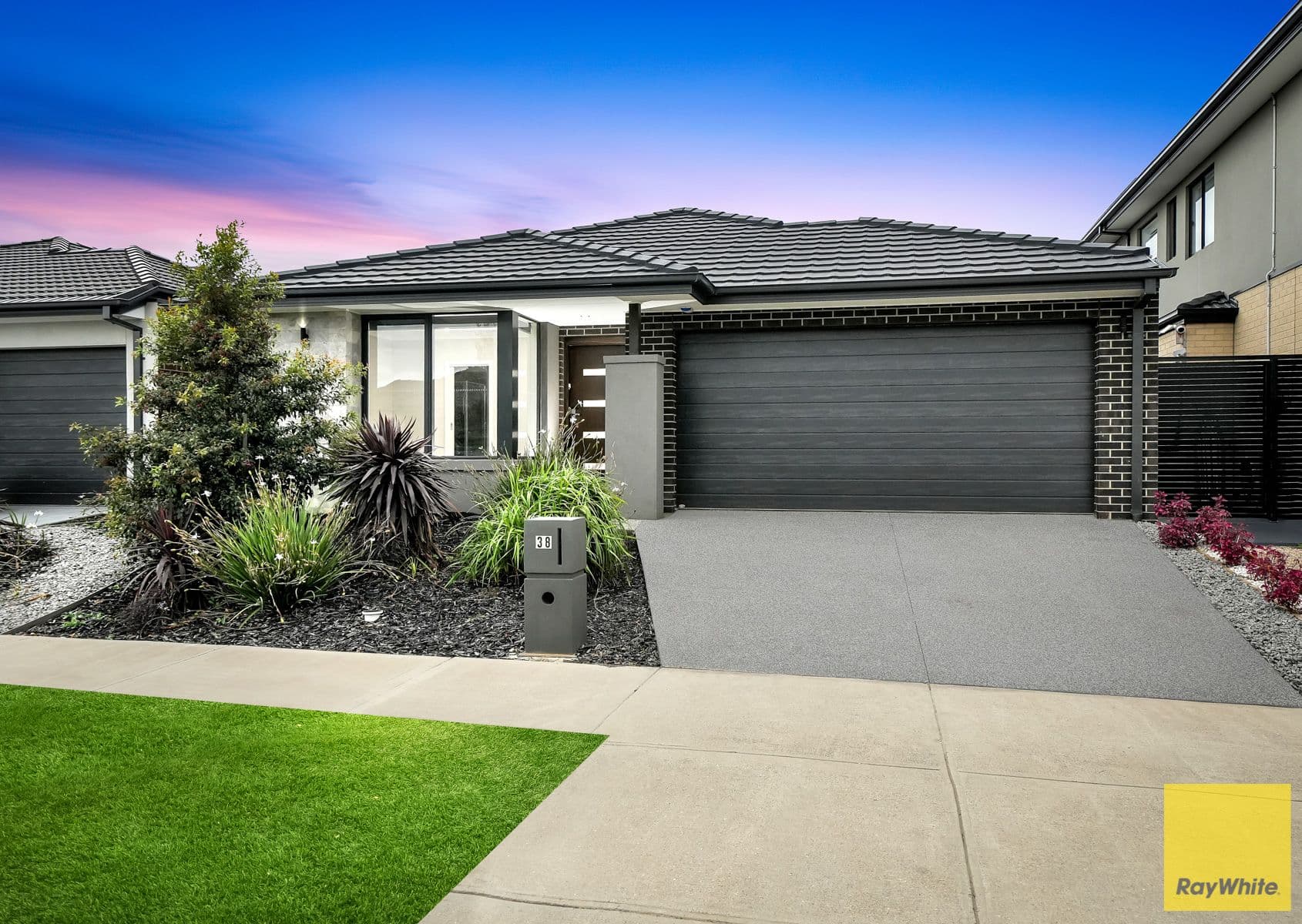 38 Crilly Street, Tarneit VIC 3029, Tarneit - Thumbnail 2