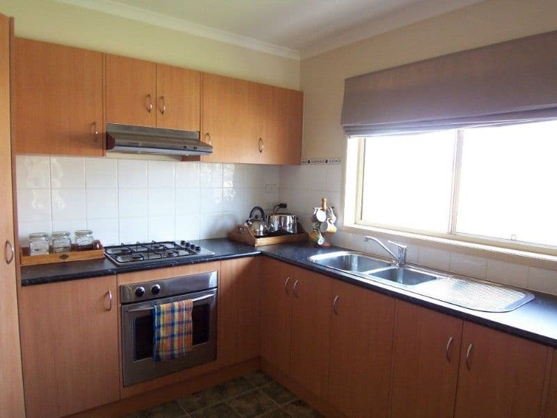 4 Bassett Drive, STRATHFIELDSAYE VIC 3551, Strathfieldsaye - Thumbnail 2