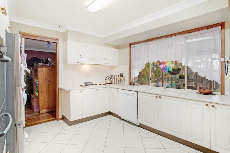 4 Bronwyn Close, THORNTON NSW 2322, Thornton - Thumbnail 3