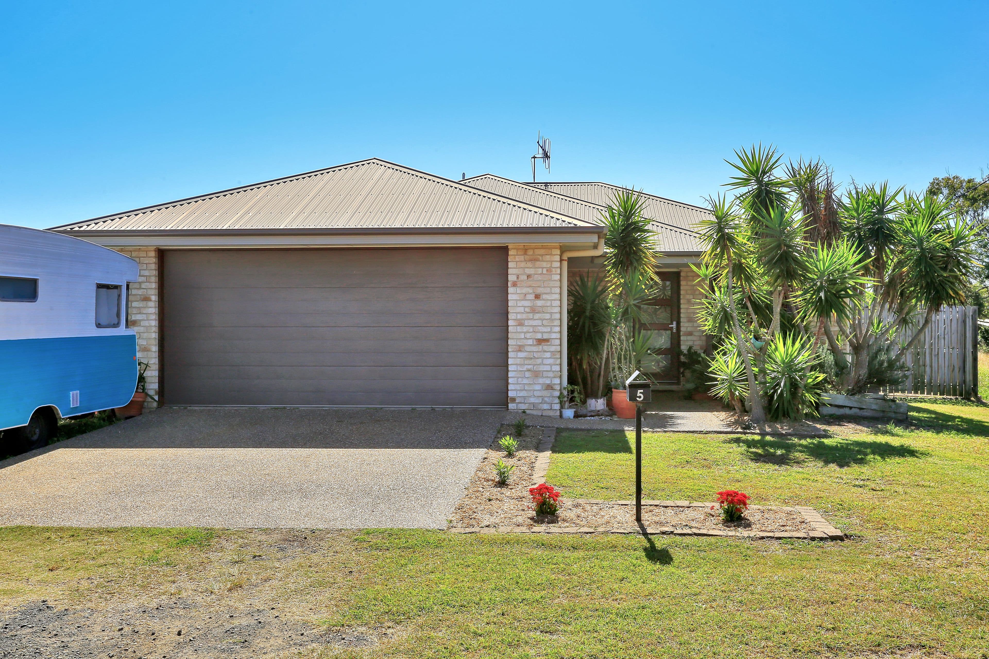 5 Young Street, Burnett Heads QLD 4670, Burnett Heads - Image 1