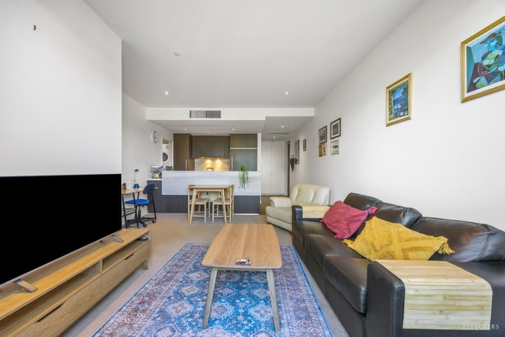 204/18 Wendouree Parade, Lake Wendouree - Thumbnail 3