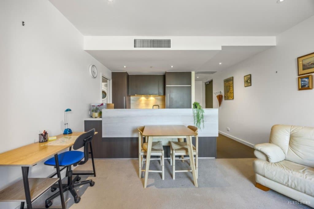 204/18 Wendouree Parade, Lake Wendouree - Thumbnail 4