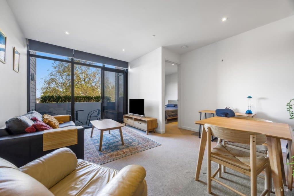 204/18 Wendouree Parade, Lake Wendouree - Thumbnail 5