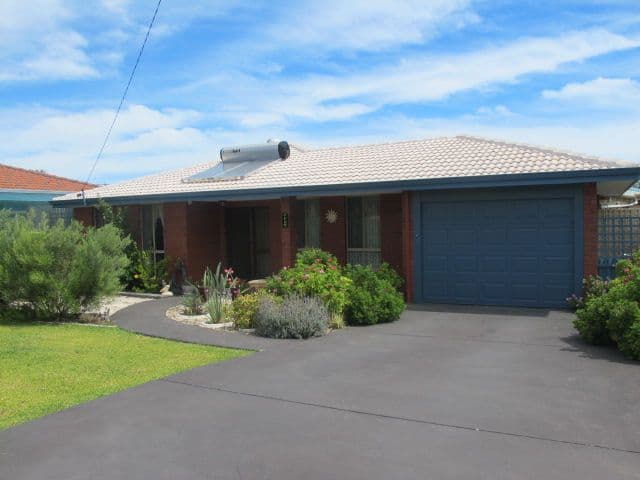 4 Severn Close, CAPE BURNEY WA 6532, Cape Burney - Image 1