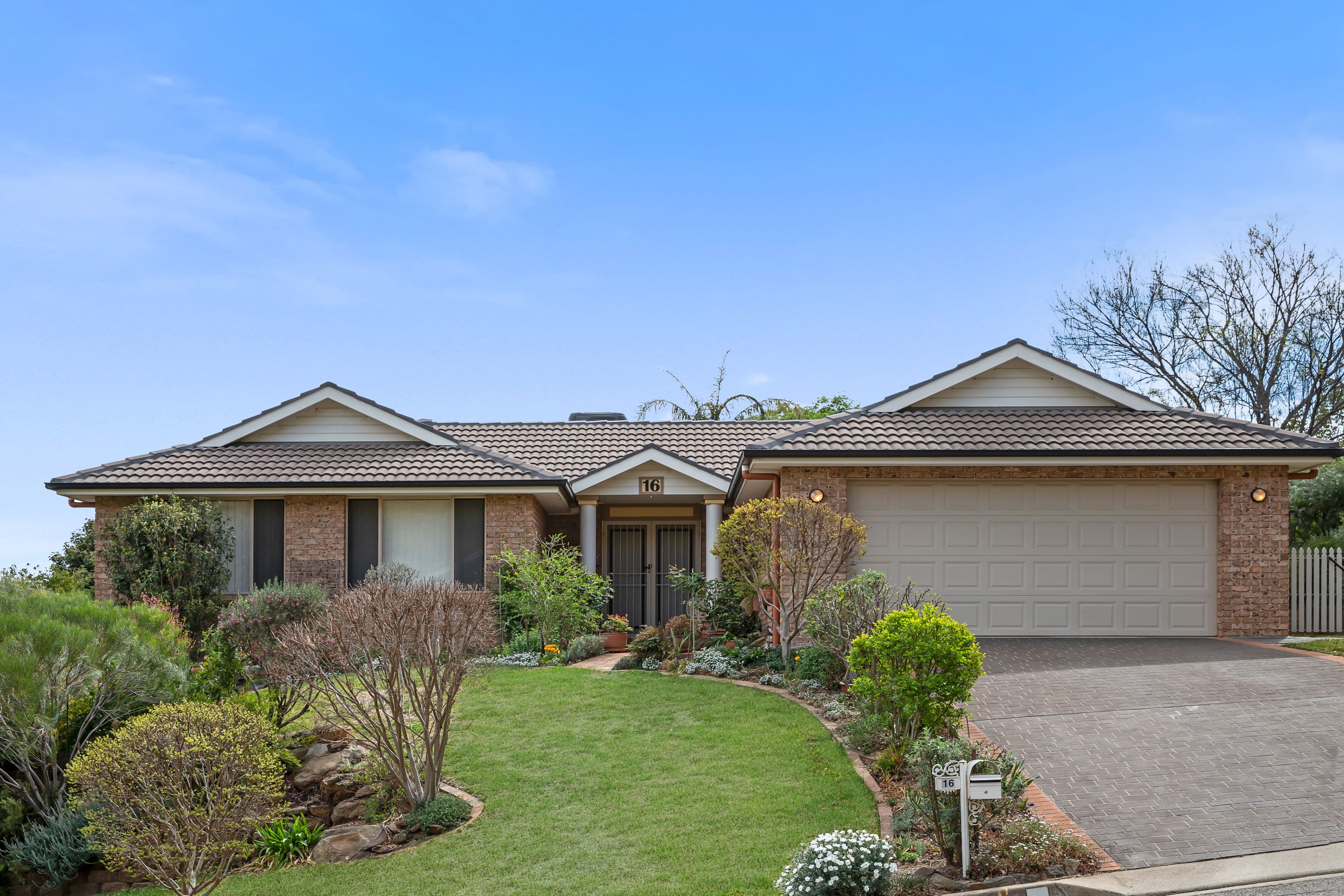 16 Prentice Avenue, Tamworth NSW 2340, Tamworth - Image 1