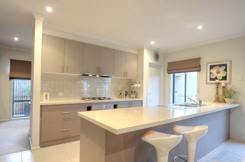 34  White Street, MORDIALLOC VIC 3195, Mordialloc - Thumbnail 2