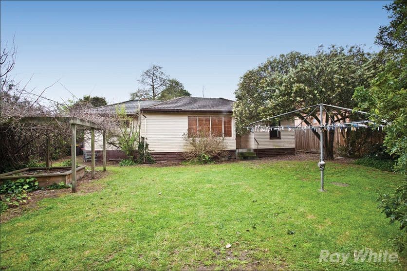 10 Roberts Street, GLEN WAVERLEY VIC 3150, Glen Waverley - Thumbnail 2