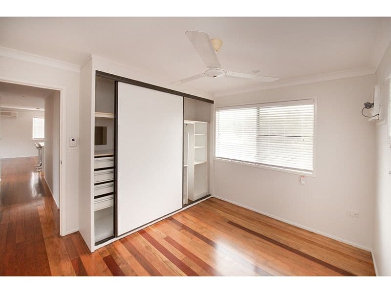 26 Lambourne Avenue, NORMAN GARDENS QLD 4701, Norman Gardens - Thumbnail 5