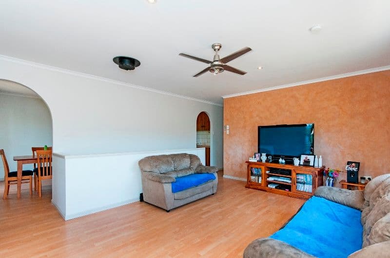 31 Warner Street, RACEVIEW QLD 4305, Raceview - Thumbnail 2