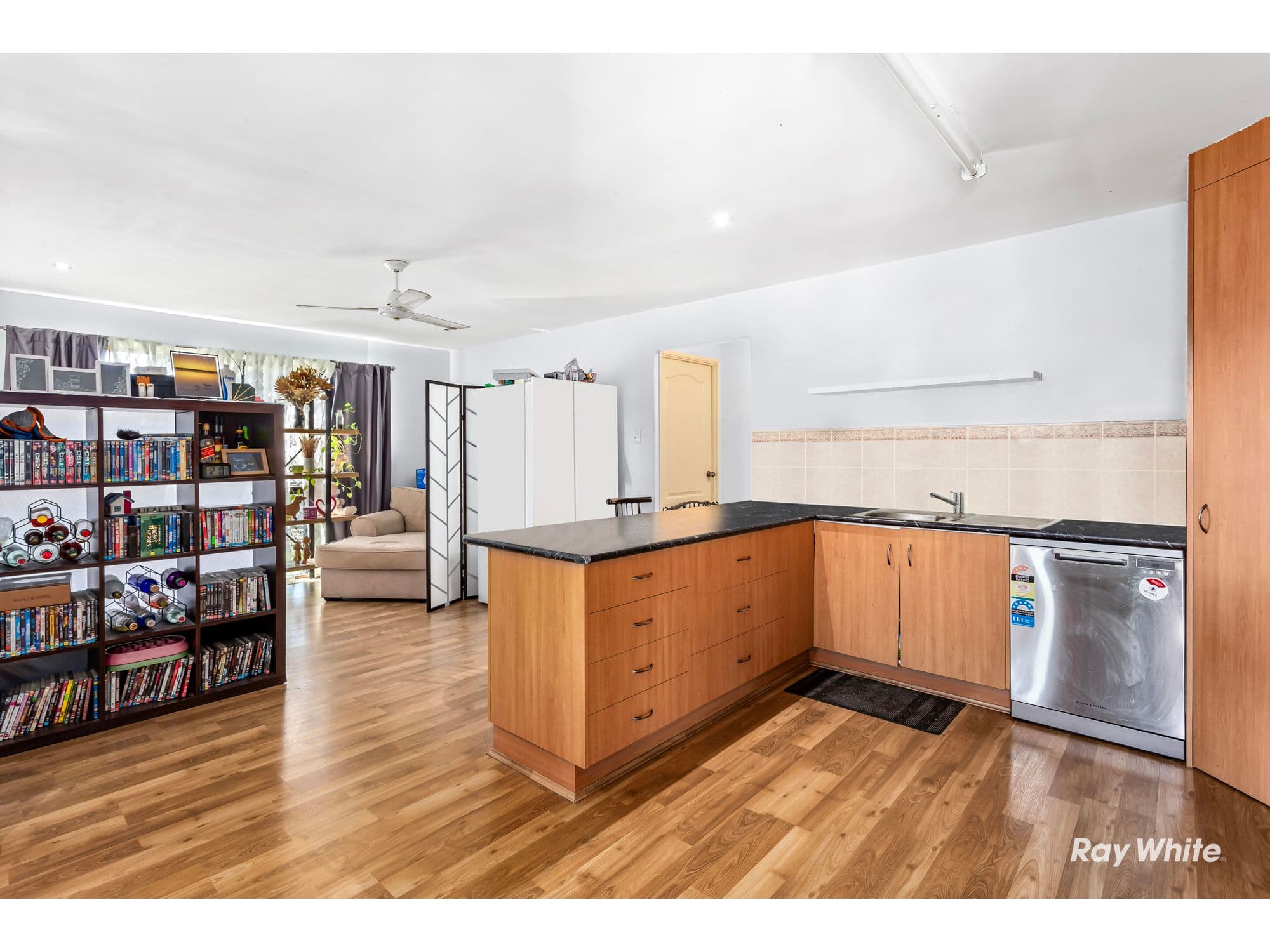 6 Frangipani Drive, Lammermoor QLD 4703, Lammermoor - Thumbnail 4