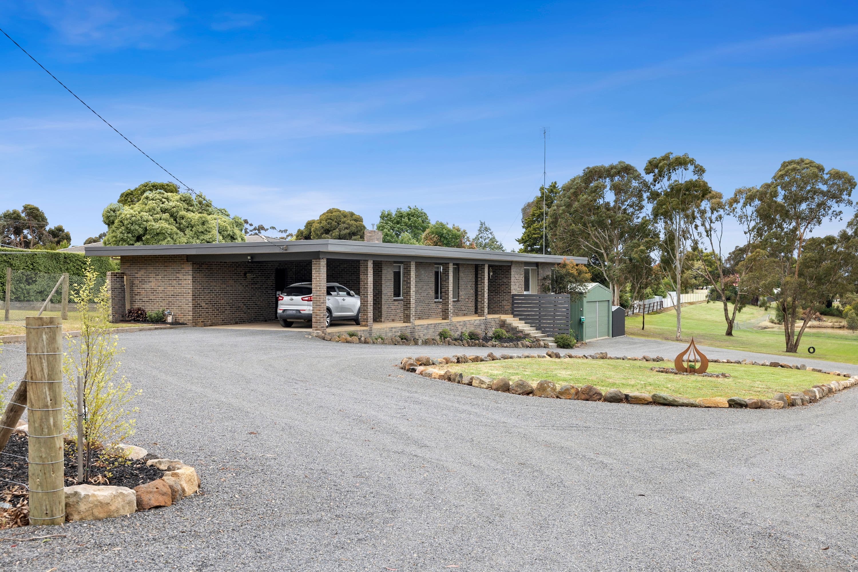 27 Port Fairy Road, Ararat VIC 3377, Ararat - Thumbnail 2