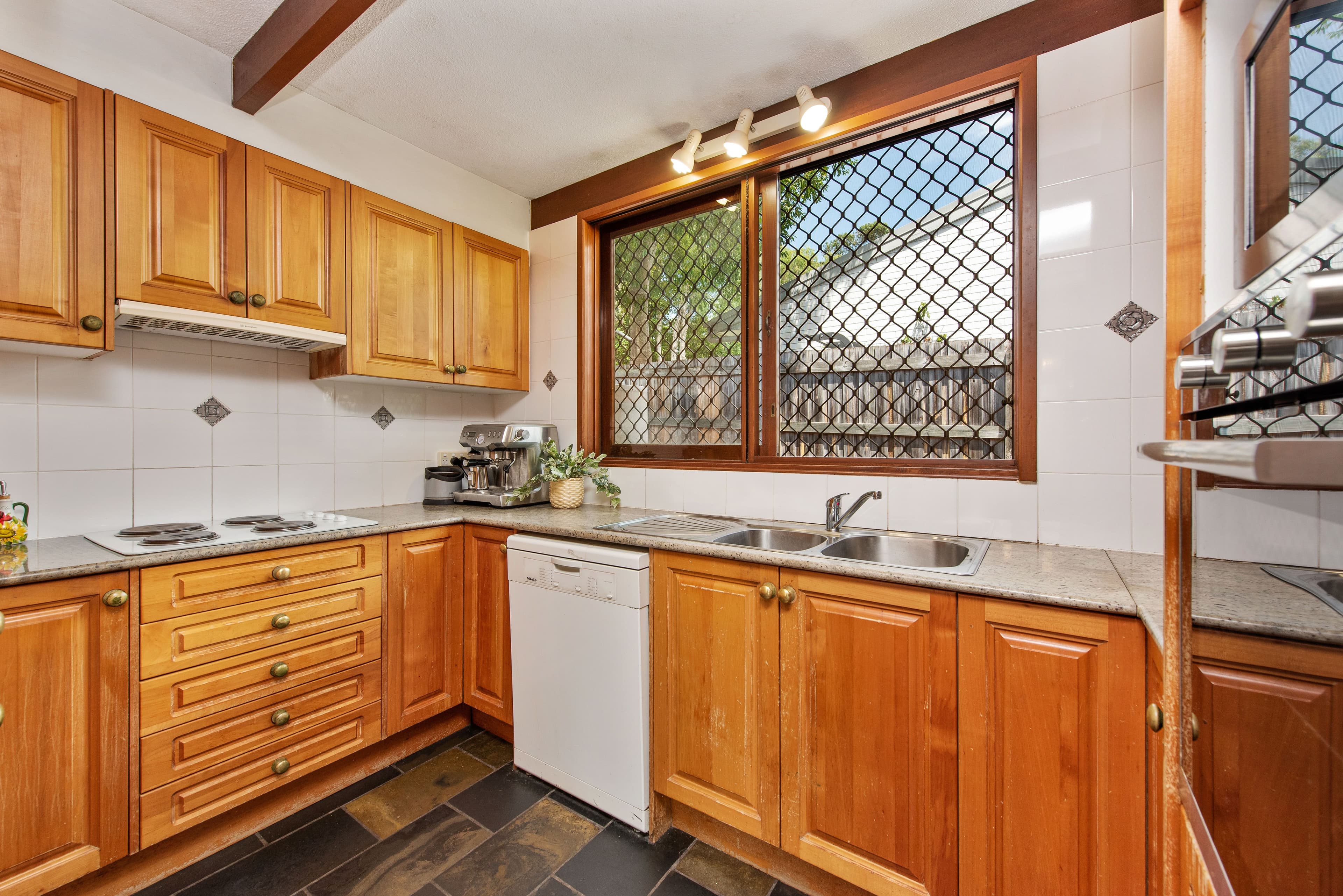 6 Ridgeway Street, The Gap QLD 4061, The Gap - Thumbnail 7