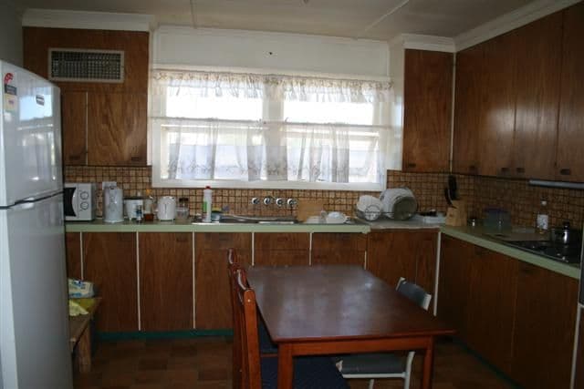 16 Mullavey Street, ROMA QLD 4455, Roma - Thumbnail 2