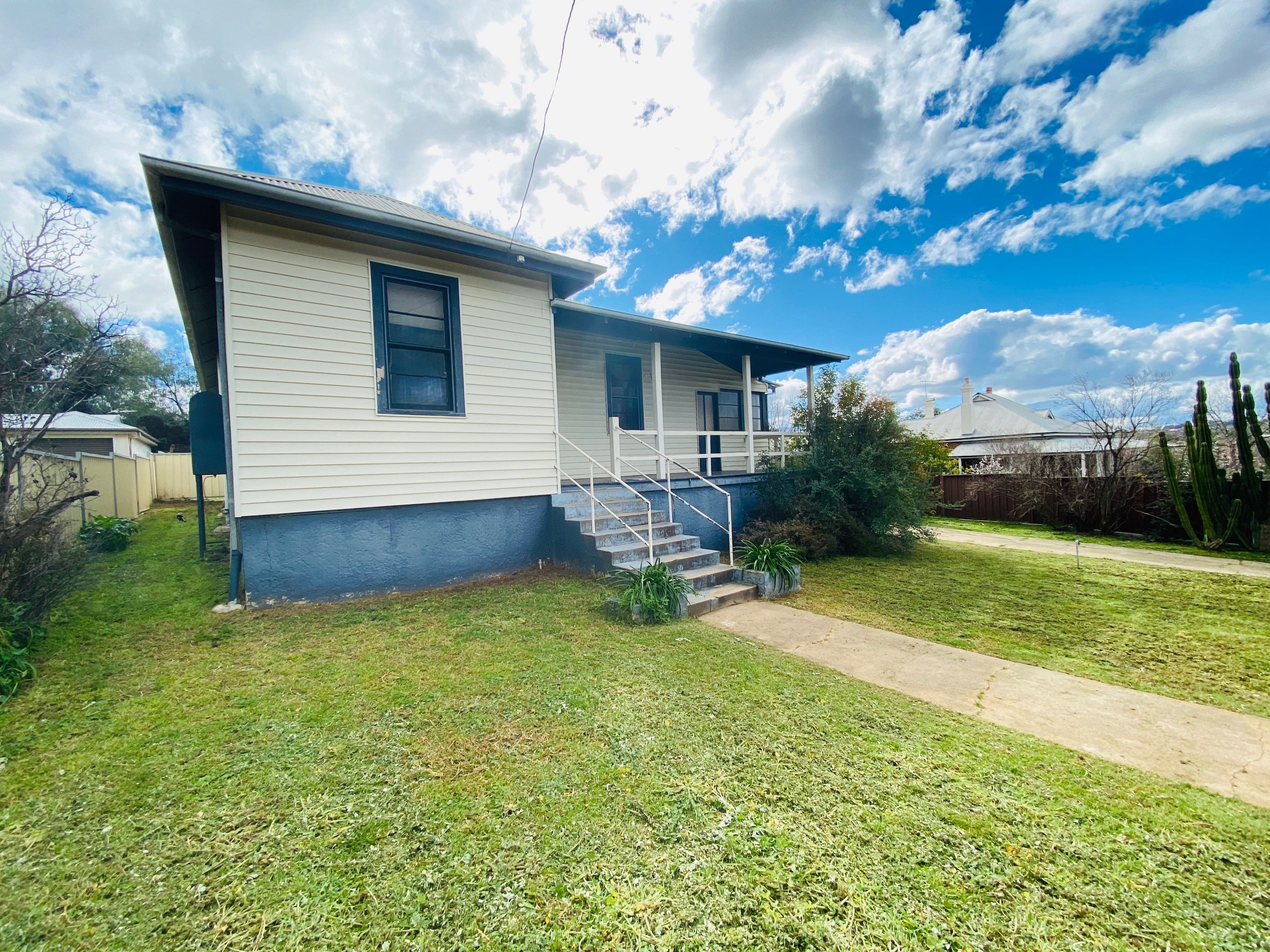 29 Yass Street, Young NSW 2594, Young - Thumbnail 2