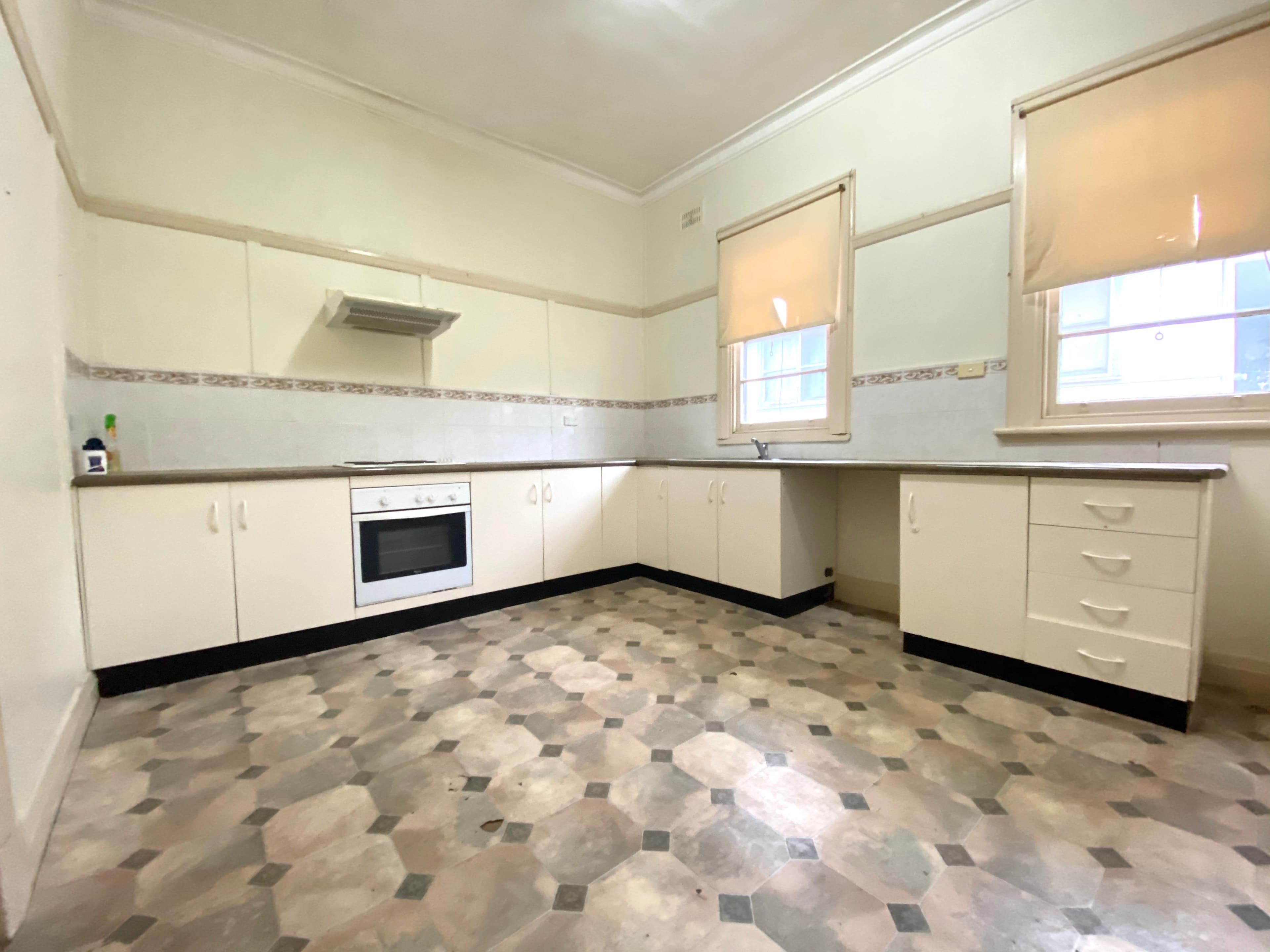 29 Yass Street, Young NSW 2594, Young - Thumbnail 3