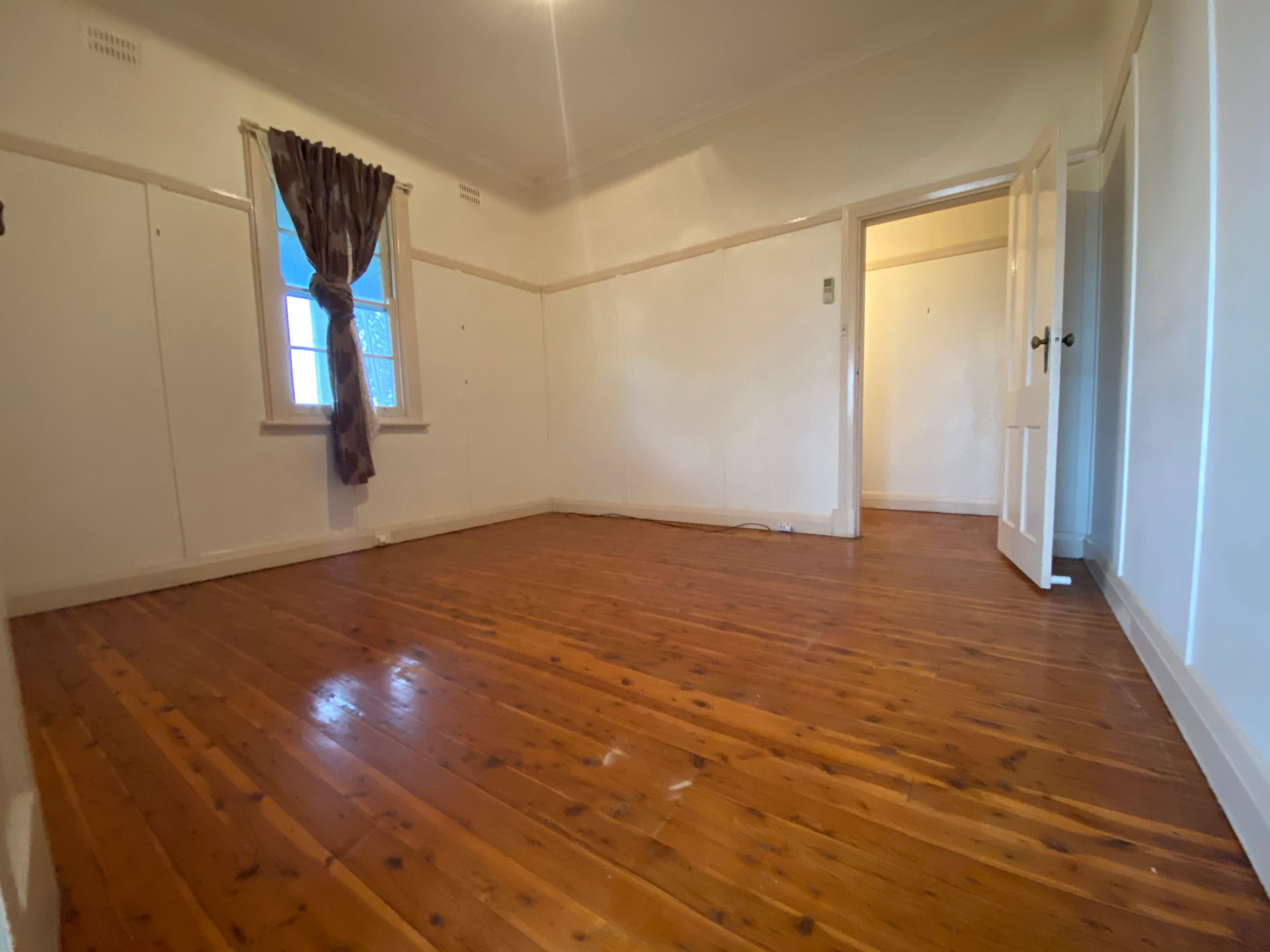29 Yass Street, Young NSW 2594, Young - Thumbnail 7