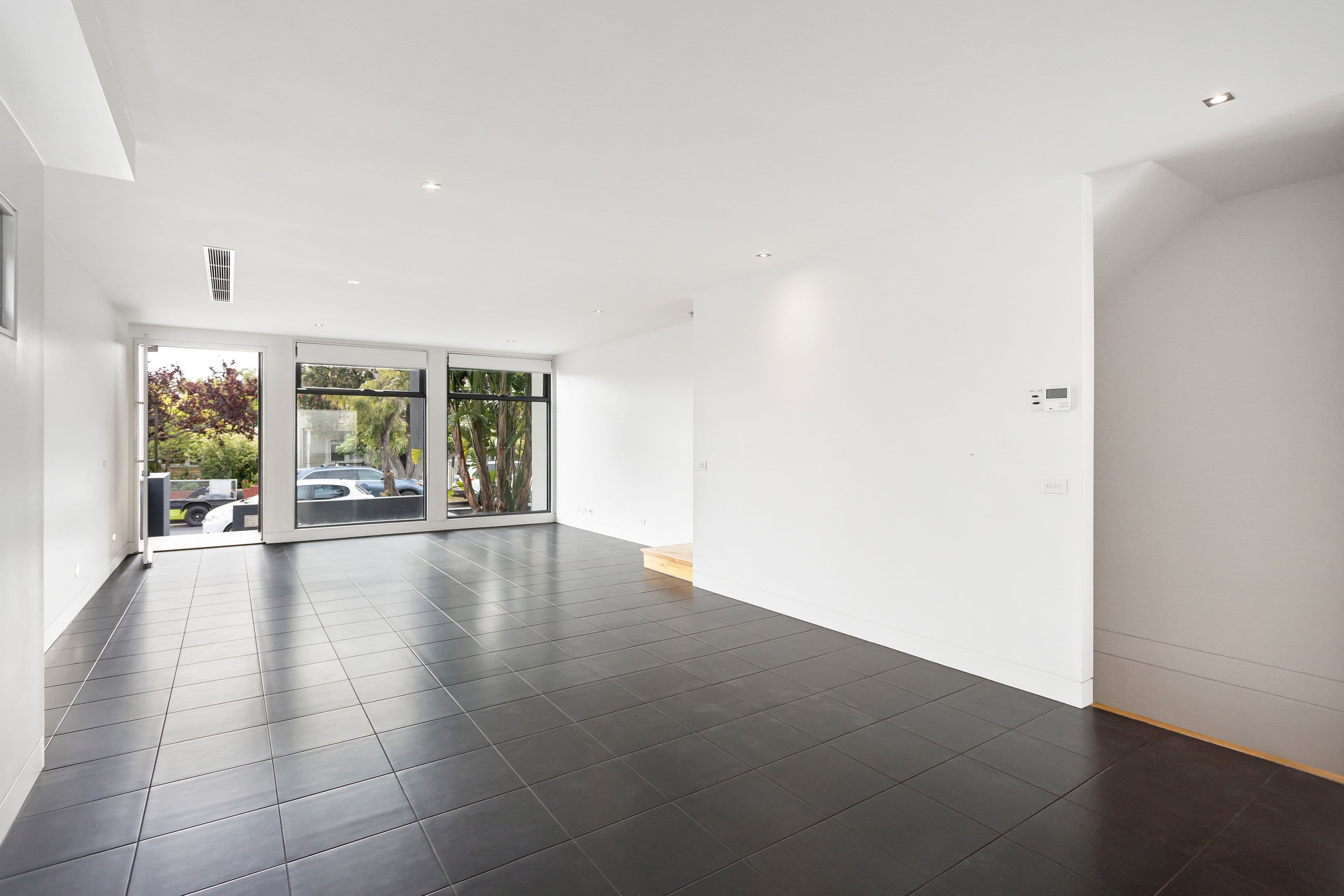 28 Durkin Street, Newport VIC 3015, Newport - Thumbnail 3