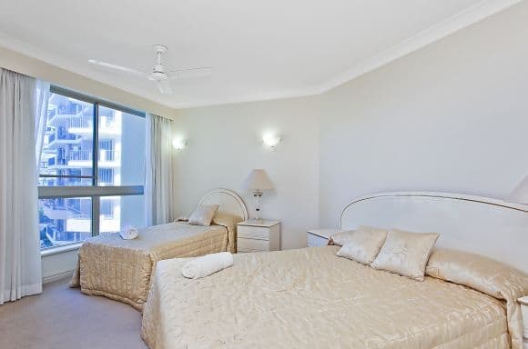 17 'Oceana on Broadbeach' 100 Old Burleigh Road, BROADBEACH QLD 4218, Broadbeach - Thumbnail 5