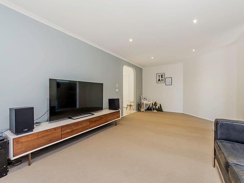 17 Wyena Court, Hoppers Crossing VIC 3029, Hoppers Crossing - Thumbnail 2