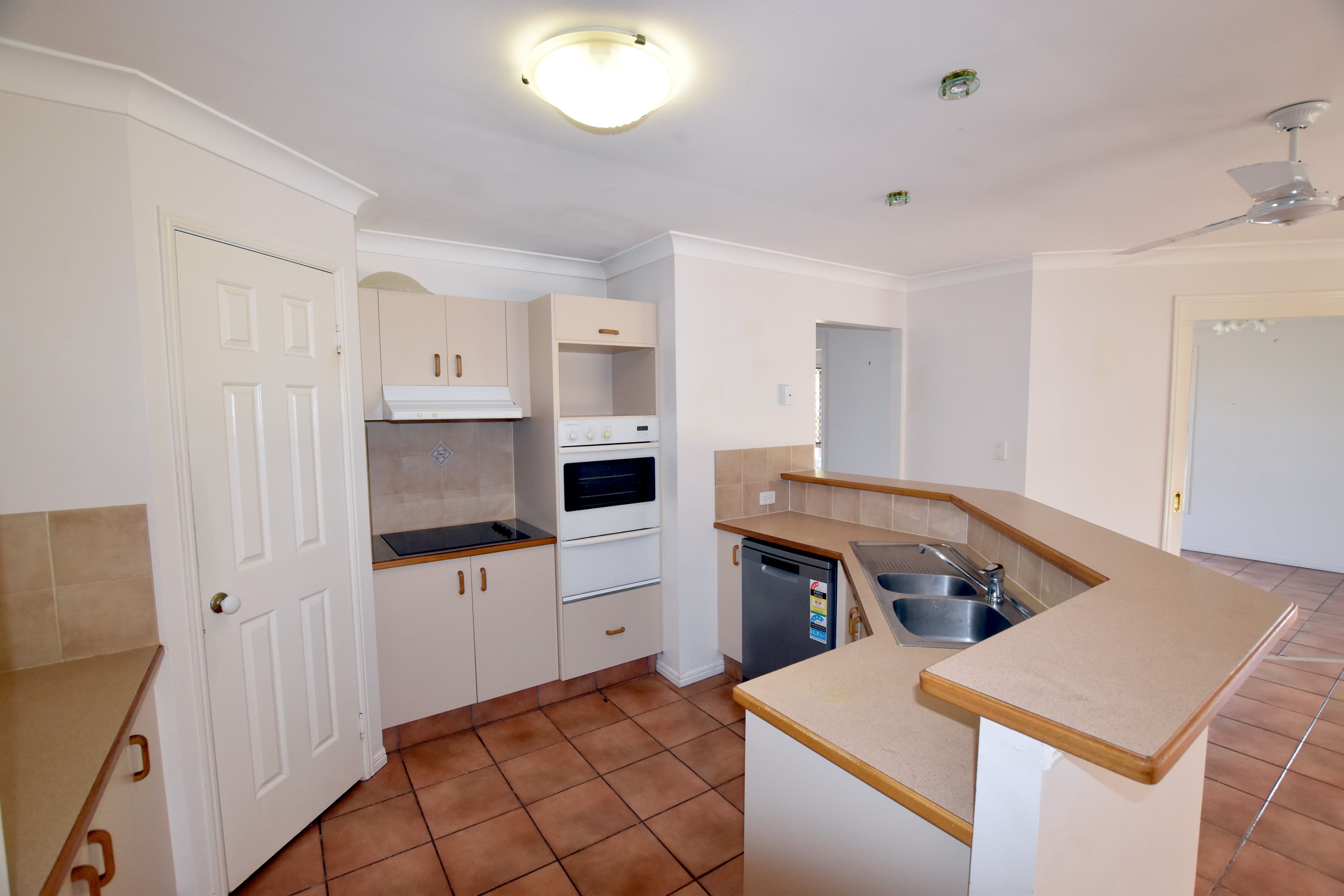 4 Montrose Place, New Auckland QLD 4680, New Auckland - Thumbnail 2