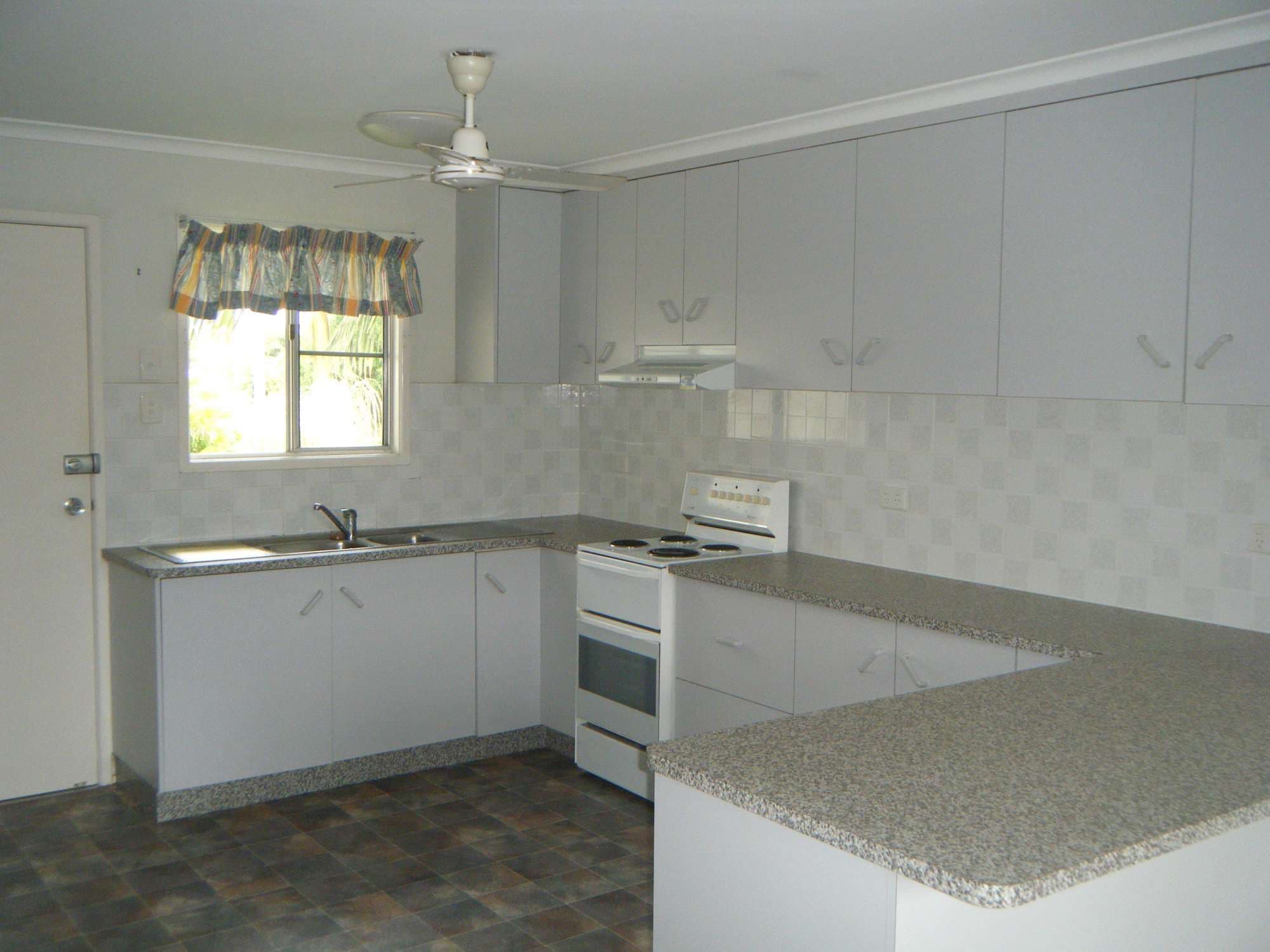 3 Blee Court, CRANBROOK QLD 4814, Cranbrook - Thumbnail 2