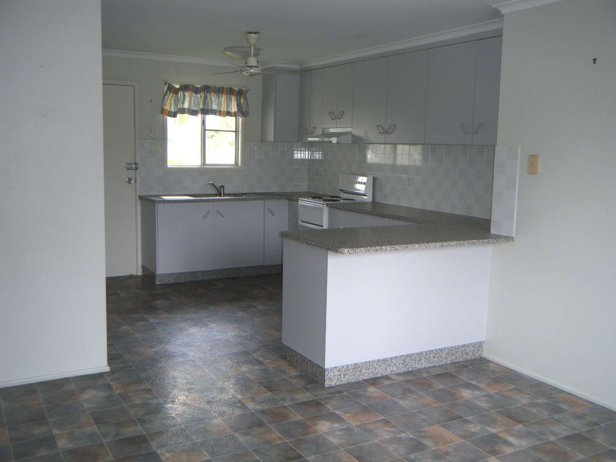 3 Blee Court, CRANBROOK QLD 4814, Cranbrook - Thumbnail 3