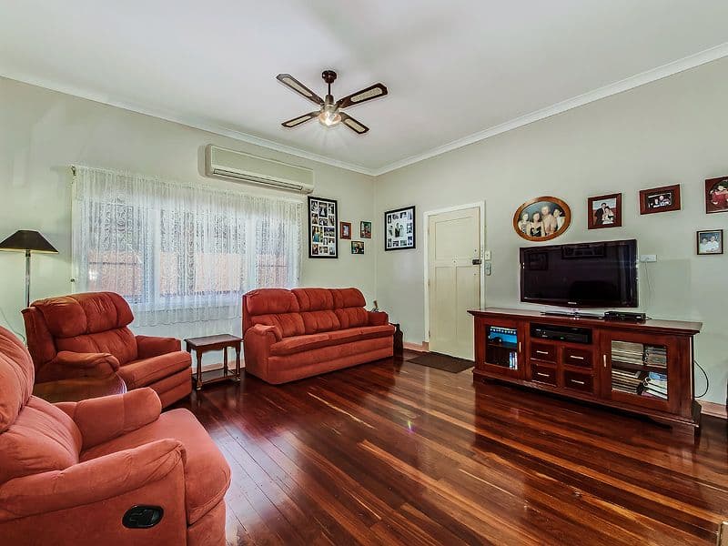 54 Gloucester Cresent, SHOALWATER WA 6169, Shoalwater - Thumbnail 2