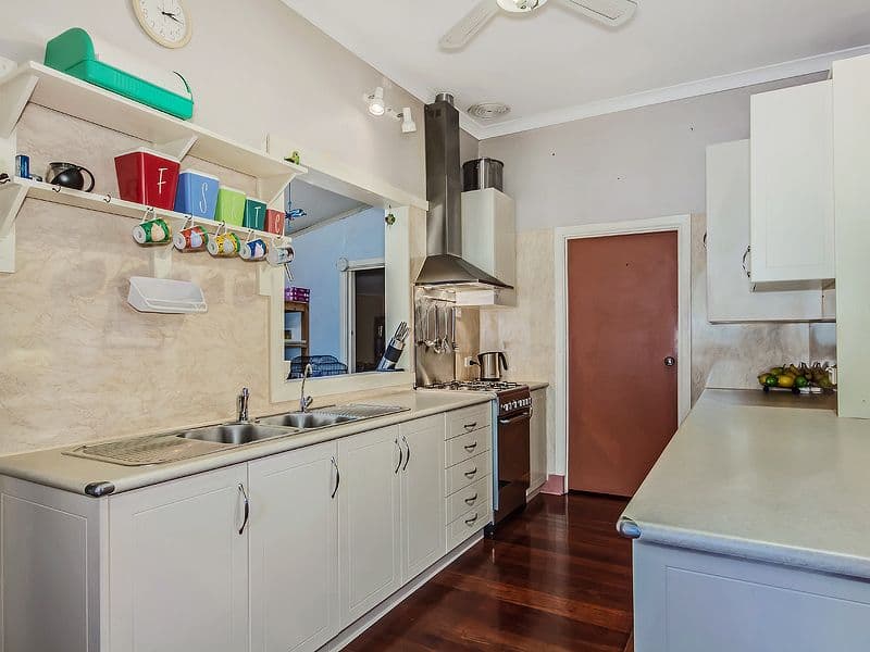 54 Gloucester Cresent, SHOALWATER WA 6169, Shoalwater - Thumbnail 4