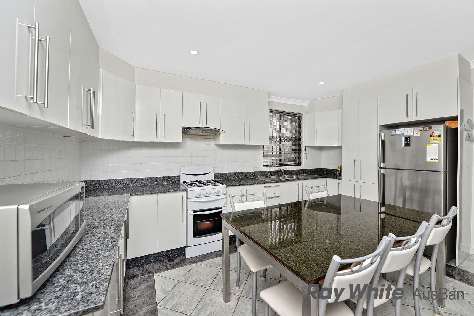 14 Phillip Street, Roselands - Thumbnail 3