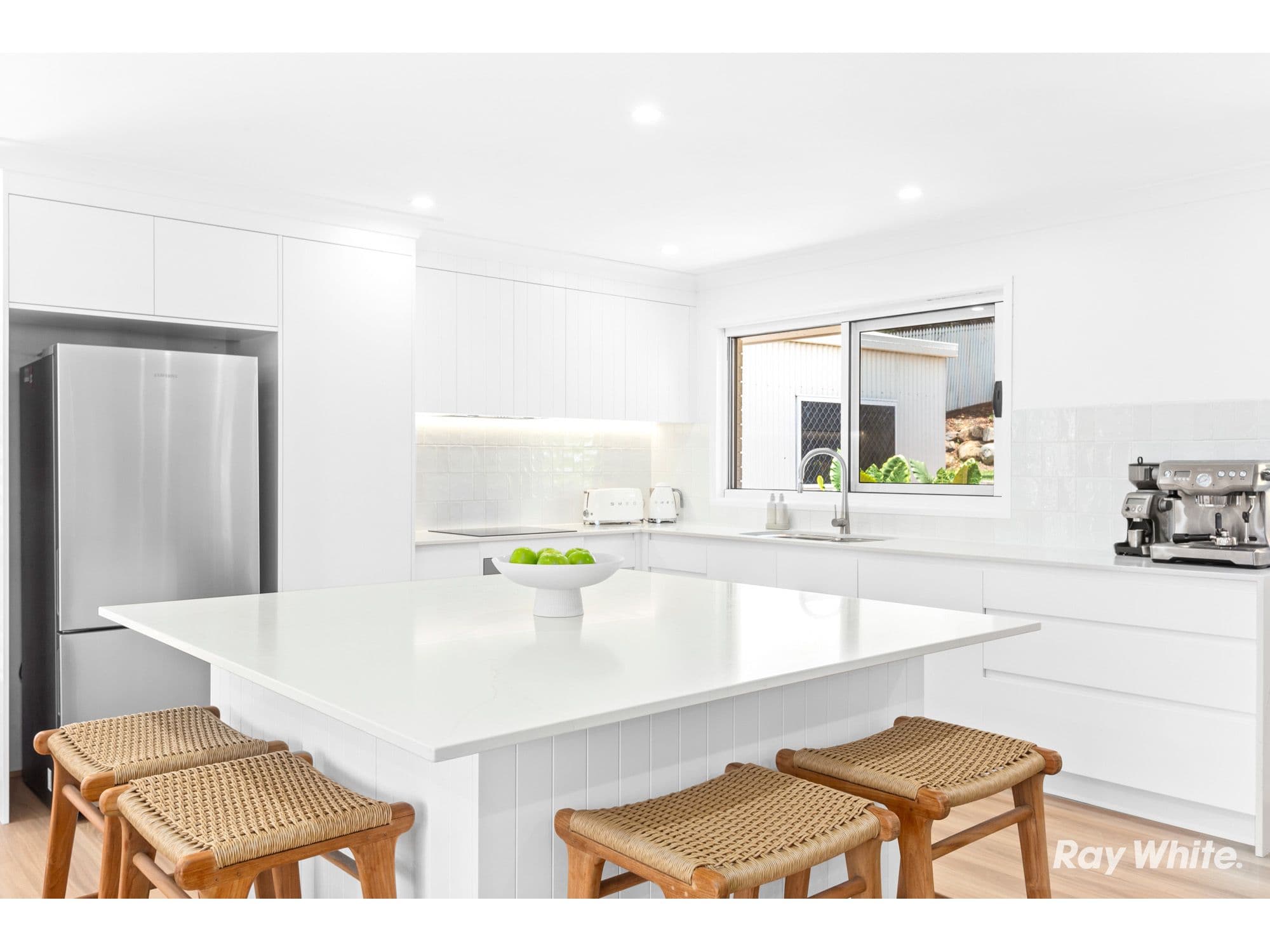 10 Sandalwood Drive, Lammermoor QLD 4703, Lammermoor - Thumbnail 2