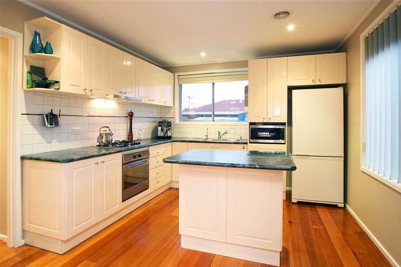 56 Greenwood Drive, BUNDOORA VIC 3083, Bundoora - Thumbnail 4