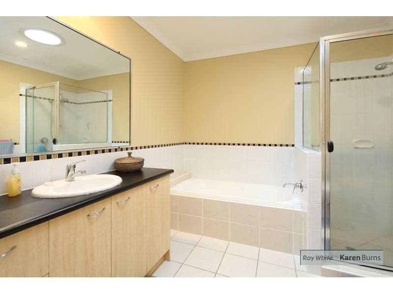 9 Pamela Place, KENMORE HILLS QLD 4069, Kenmore Hills - Thumbnail 6