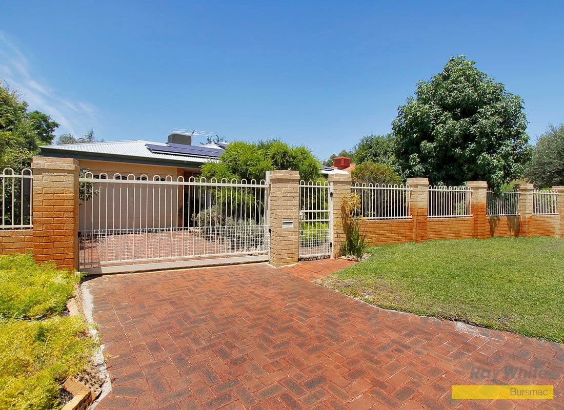 16 Yandal Crescent, BALLAJURA WA 6066, Ballajura - Thumbnail 2