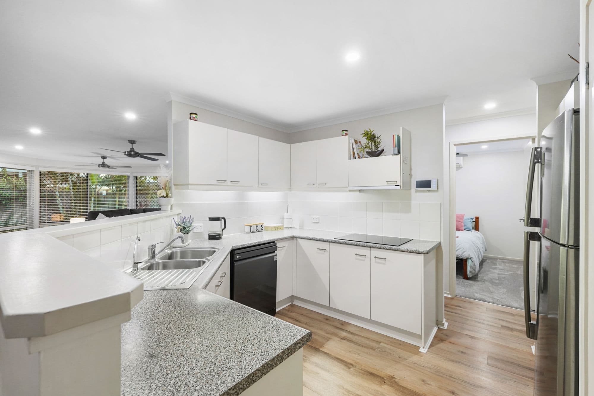 26 Westpark Court, Helensvale QLD 4212, Helensvale - Thumbnail 4