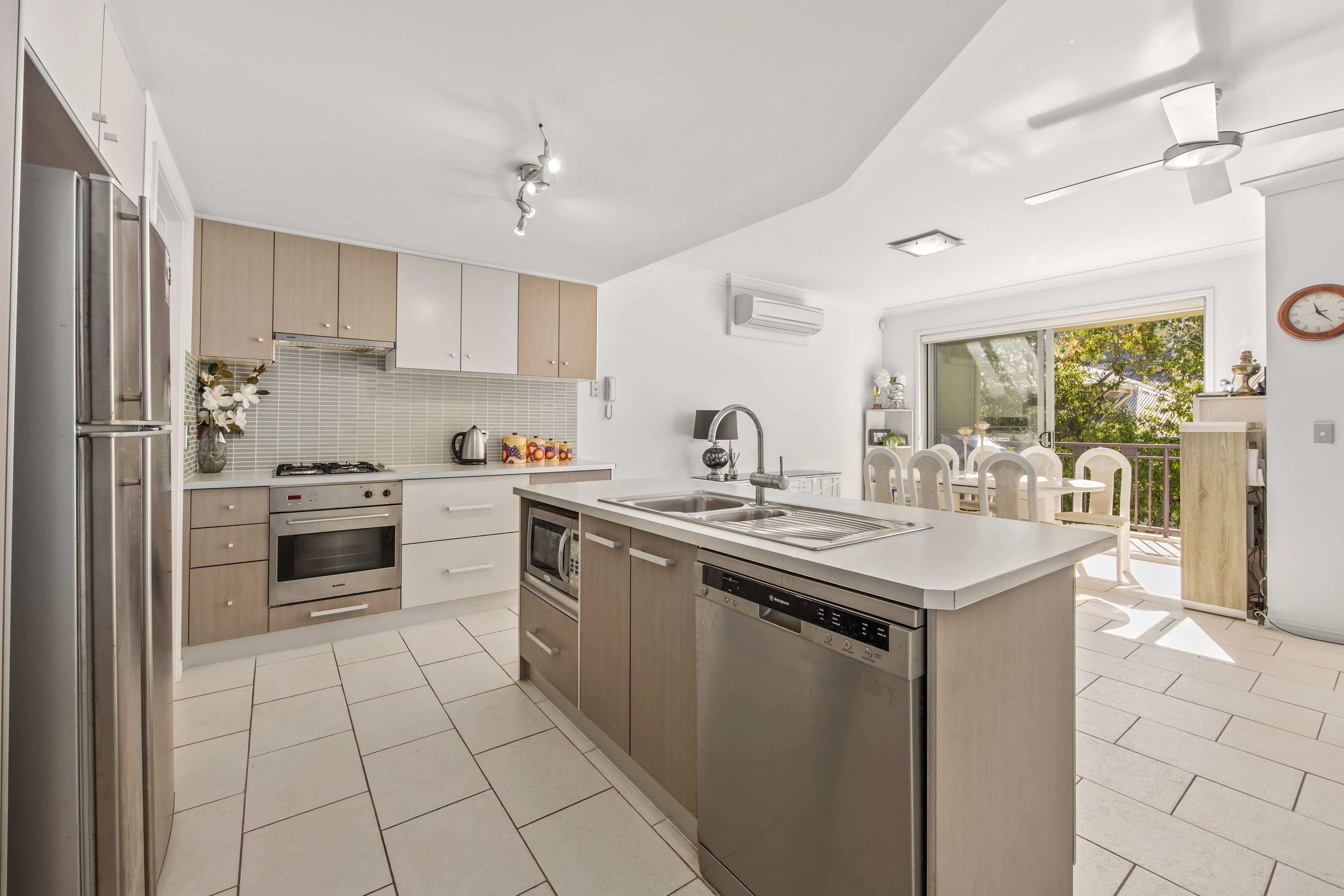 3208 Central Place, Carrara QLD 4211, Carrara - Thumbnail 3