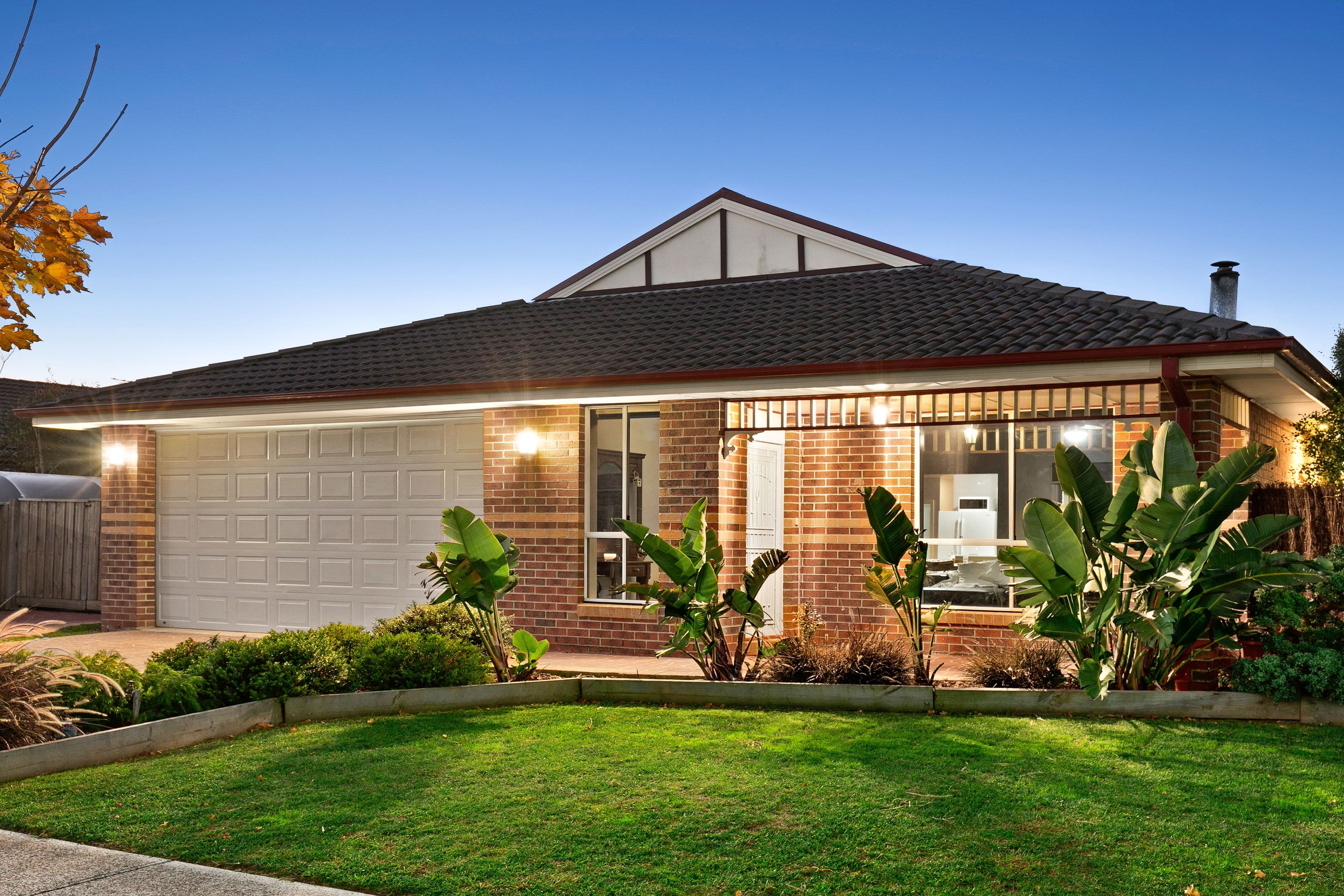 6 Banjo Paterson Drive, Pakenham VIC 3810, Pakenham - Thumbnail 2