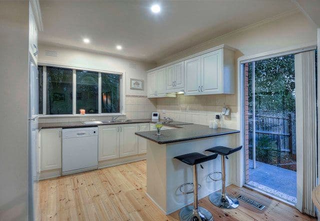 111 Graham Road, VIEWBANK VIC 3084, Viewbank - Thumbnail 3