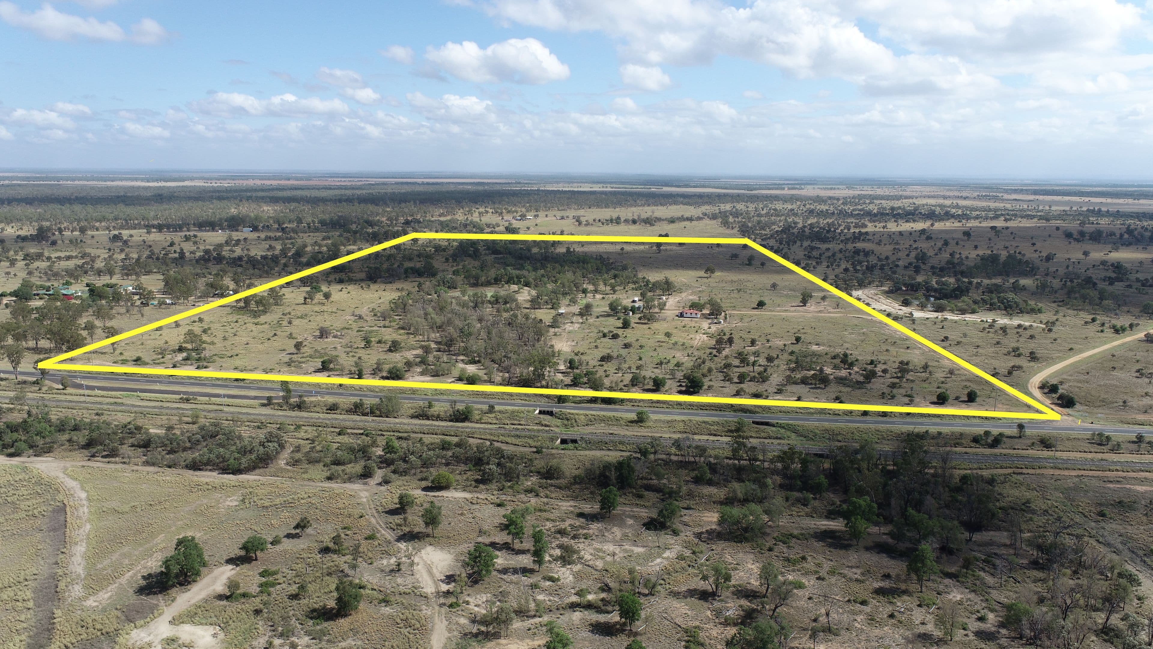 25282 Capricorn Highway, Emerald QLD 4720, Emerald - Thumbnail 2