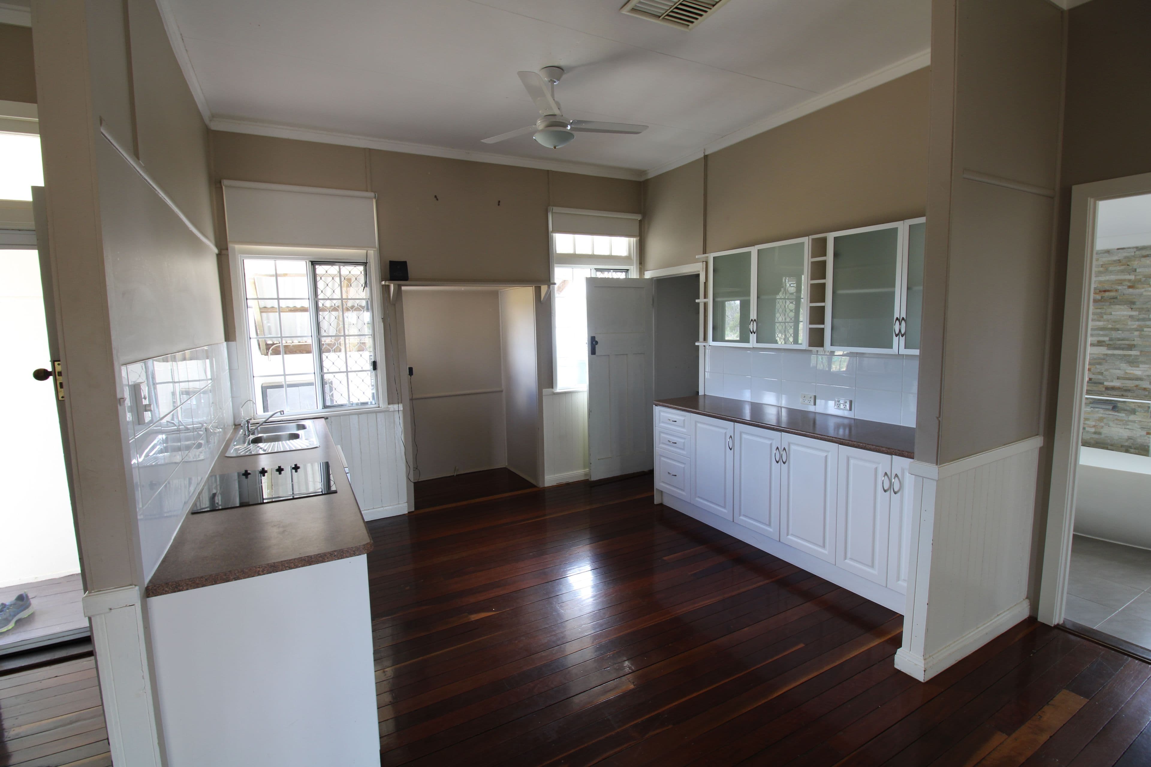 25282 Capricorn Highway, Emerald QLD 4720, Emerald - Thumbnail 3